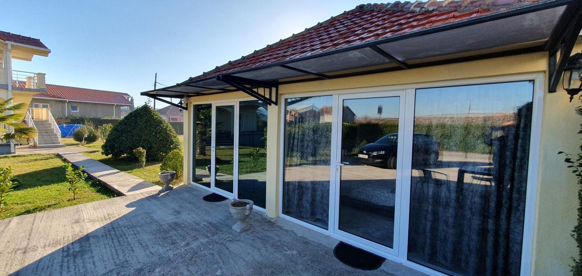 Cozzy Apartment Near The Aiport Podgorica Bagian luar foto